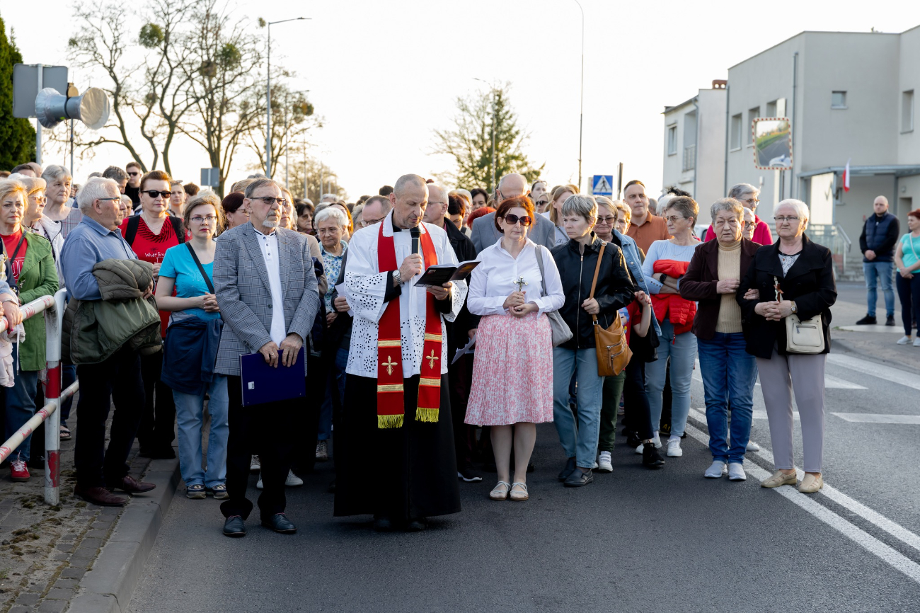 Droga Krzyżowa ulicami Słupcy. Zobacz zdjęcia