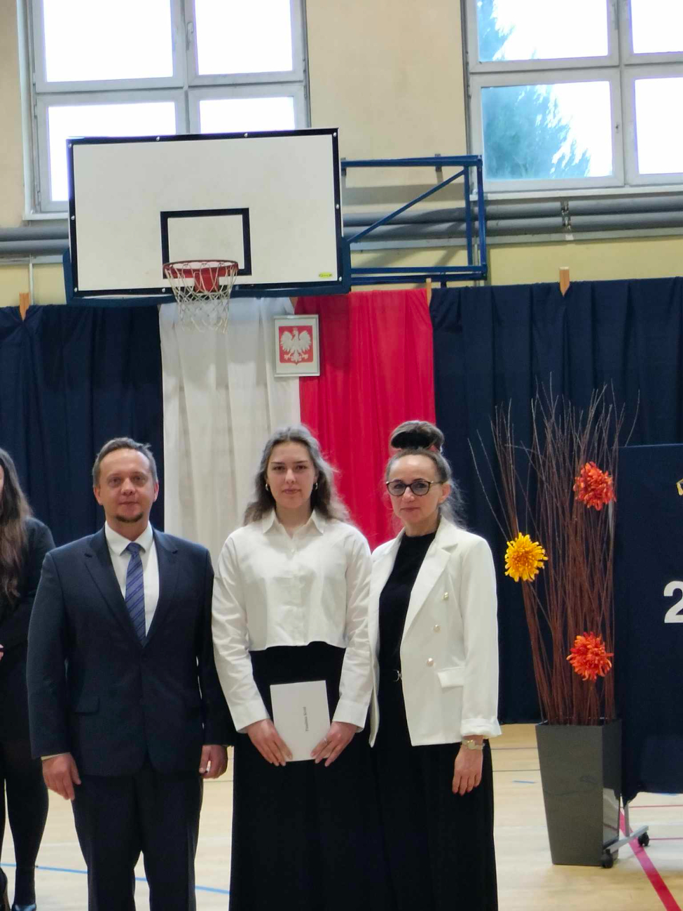 Absolwenci ze Strzałkowa pożegnali się ze szkołą ZDJĘCIA