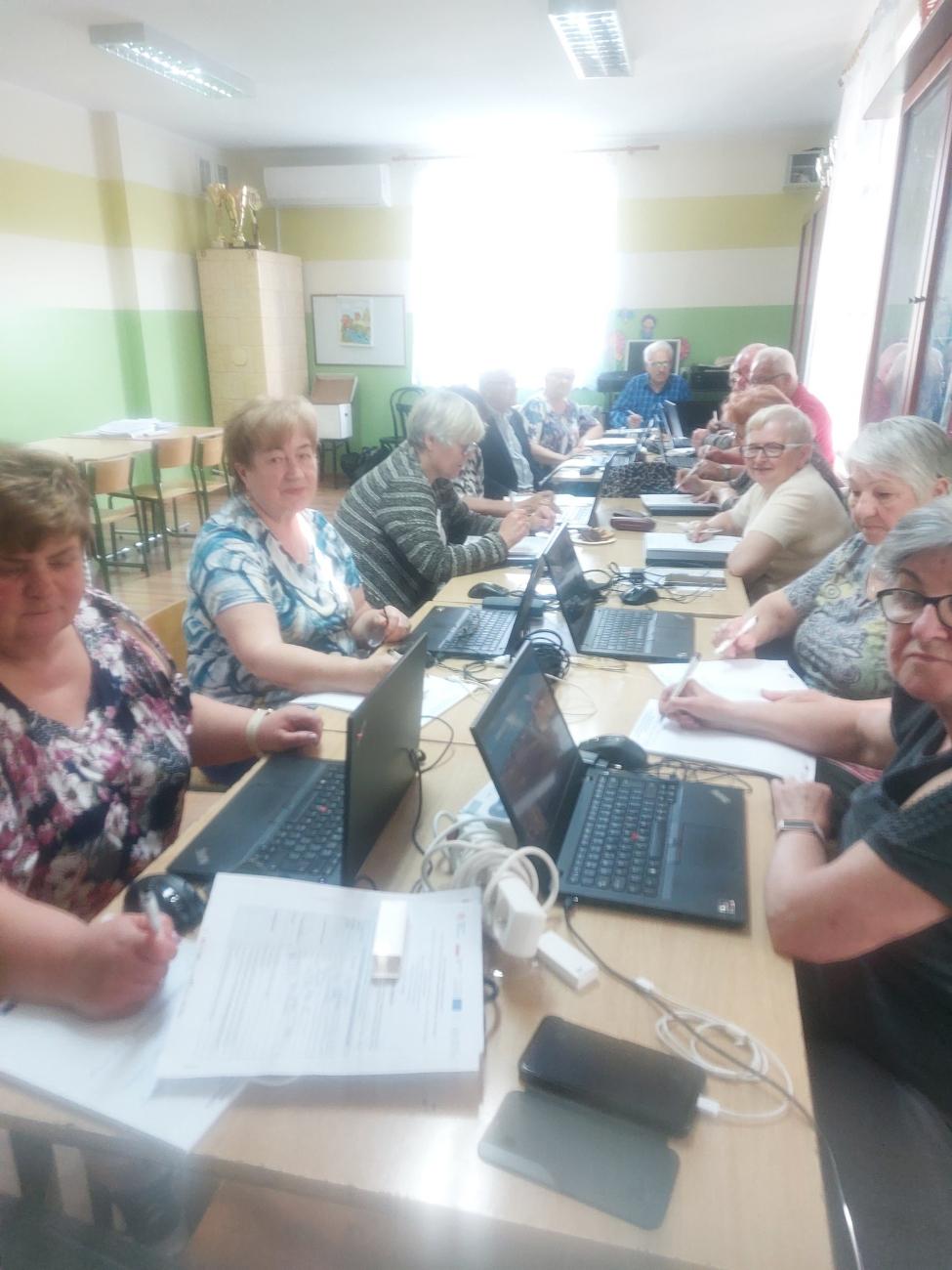 Cienińscy seniorzy na szkoleniu