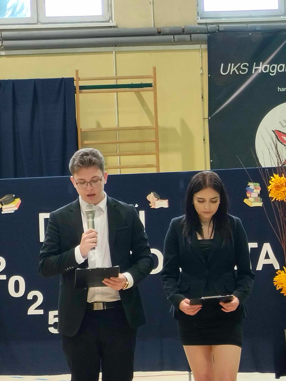 Absolwenci ze Strzałkowa pożegnali się ze szkołą ZDJĘCIA