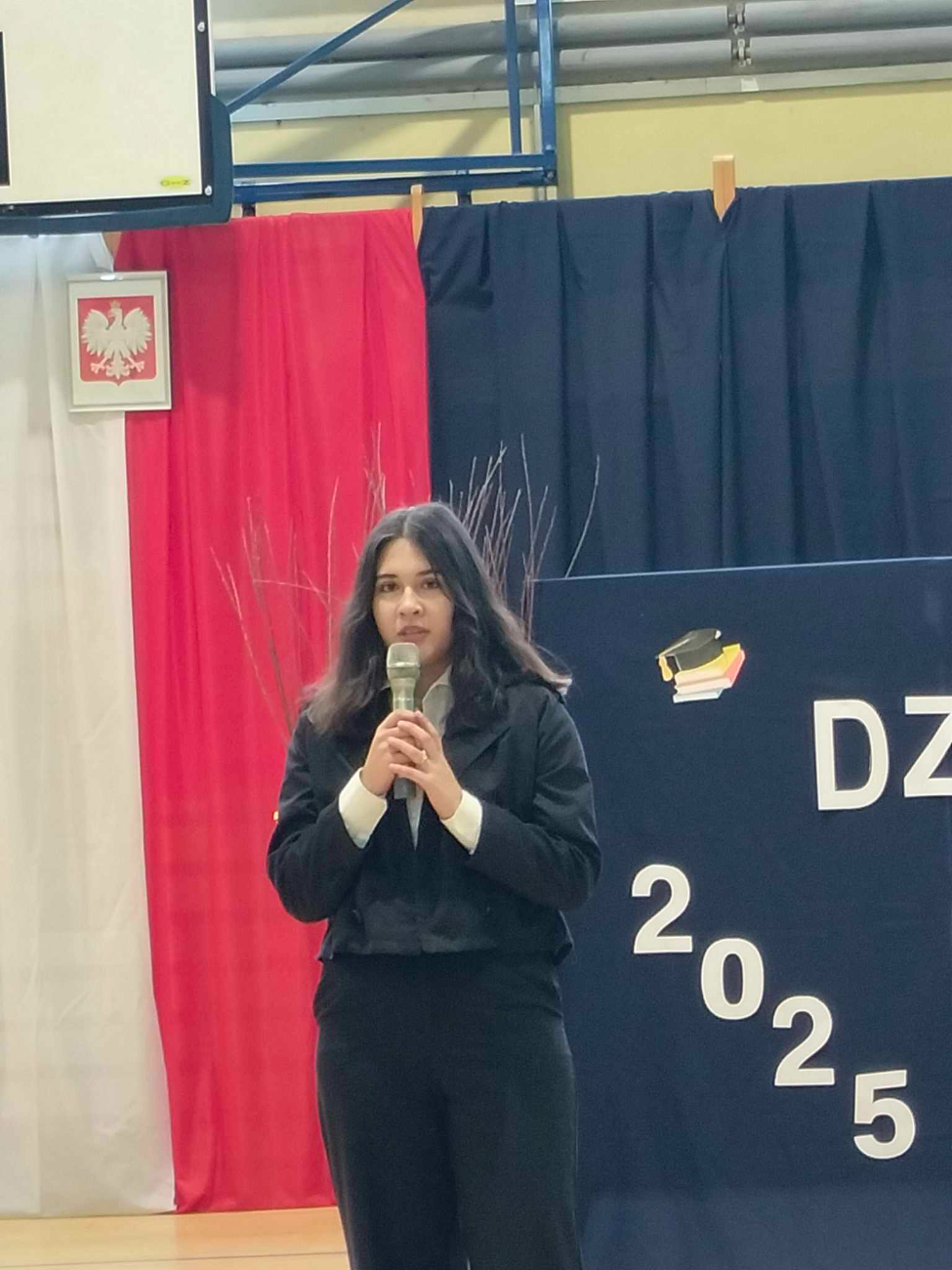 Absolwenci ze Strzałkowa pożegnali się ze szkołą ZDJĘCIA