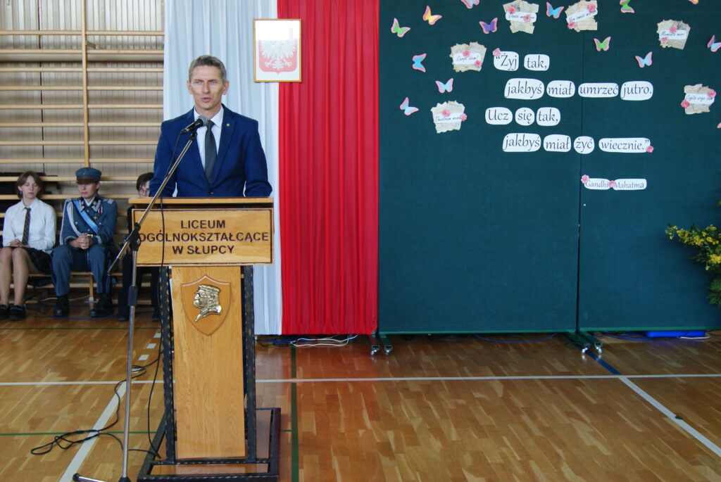 „Ucz się tak, jakbyś miał żyć wiecznie”. Dzień Absolwenta w LO