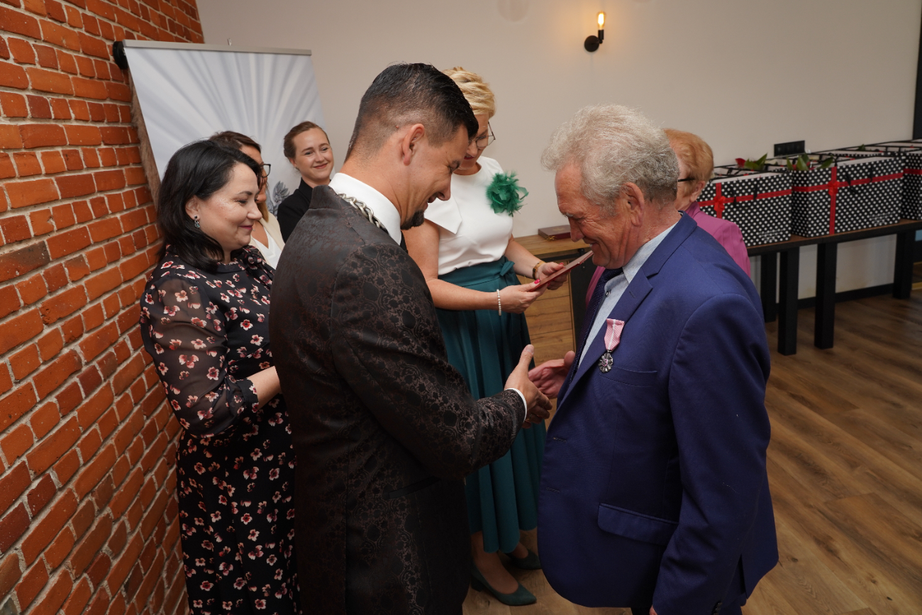 Świętowali piękne jubileusze. Złote, Szmaragdowe i Diamentowe Gody w Ostrowitem