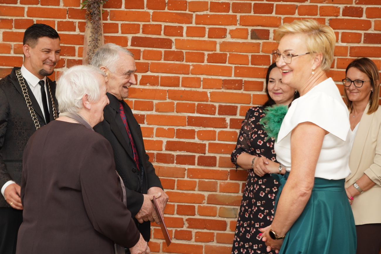 Świętowali piękne jubileusze. Złote, Szmaragdowe i Diamentowe Gody w Ostrowitem