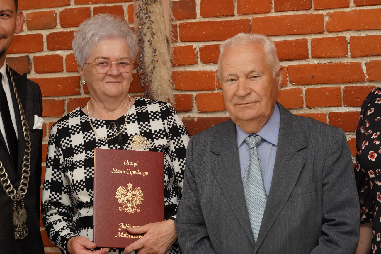 Świętowali piękne jubileusze. Złote, Szmaragdowe i Diamentowe Gody w Ostrowitem