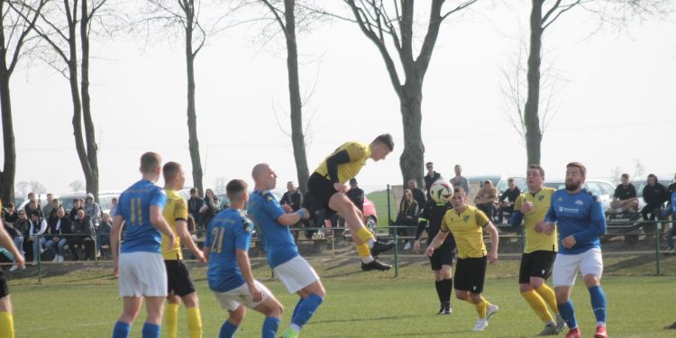 Play-offy, liga, mistrzostwa