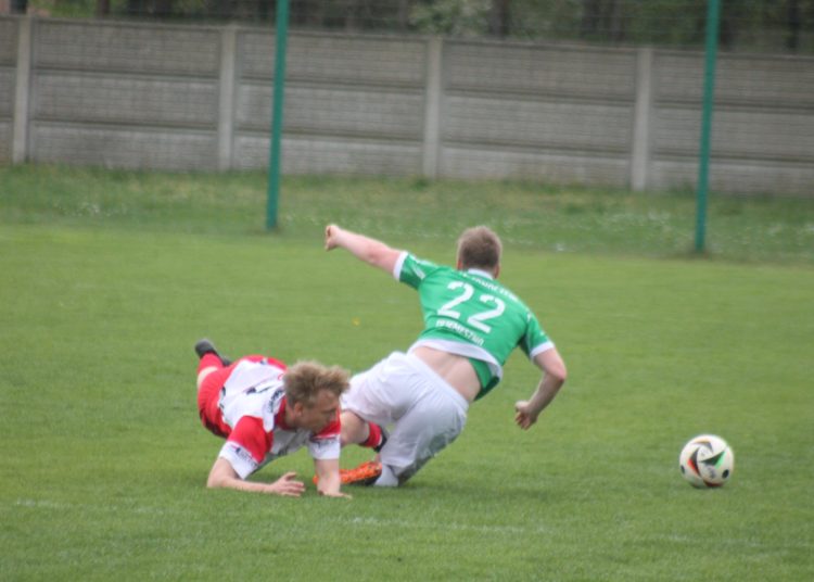 Pikujący lot Polanina. Zwycięstwa Czarnych i SKP