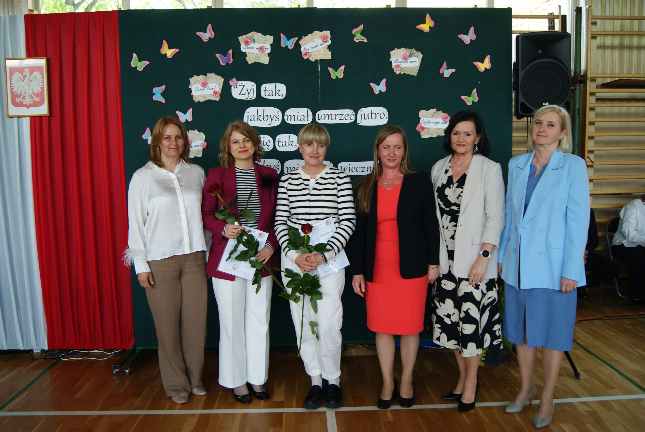 „Ucz się tak, jakbyś miał żyć wiecznie”. Dzień Absolwenta w LO