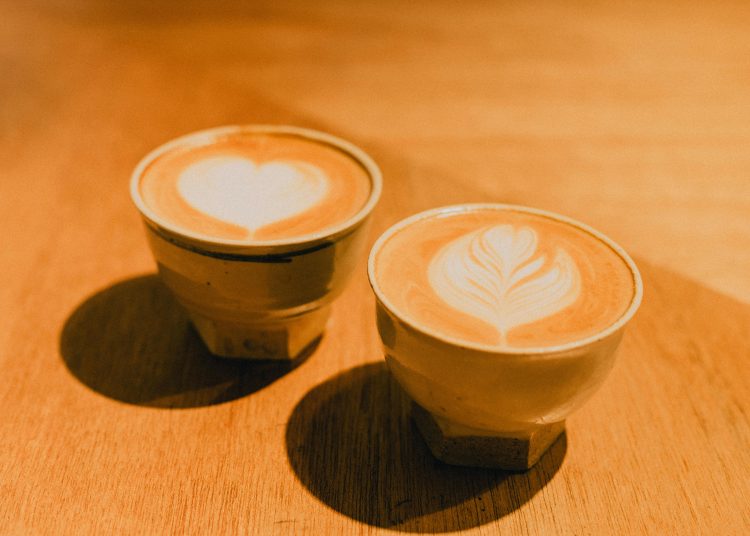 Przerwa na kawę a innowacje: jak kawa do biura może być katalizatorem kreatywności w firmie?