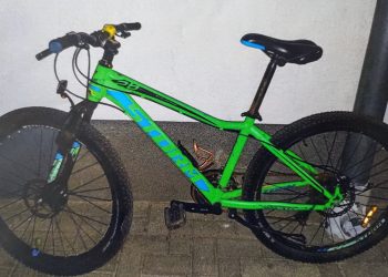 Jechał kradzionym rowerem. Miał narkotyki i nielegalną amunicję