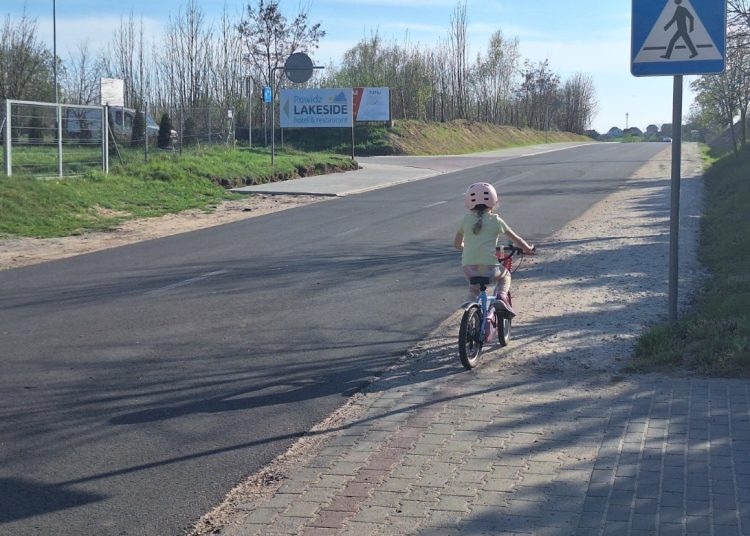 Od miesięcy czekają na pasy. „Chodzi o wiadro farby”