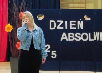Absolwenci ze Strzałkowa pożegnali się ze szkołą ZDJĘCIA
