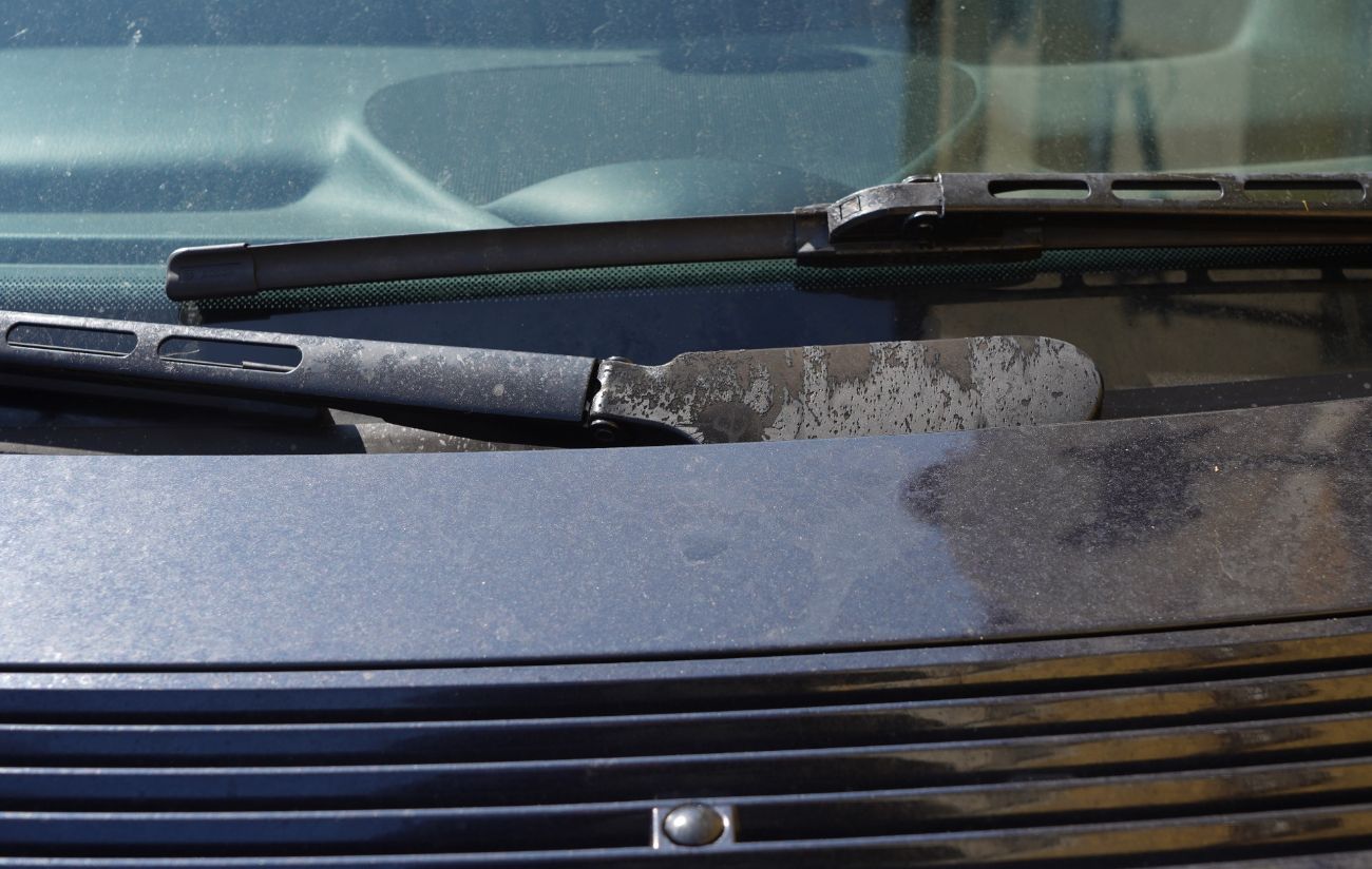 Parkował pod blokiem, teraz ma problem. „Jestem pewien, że to on”