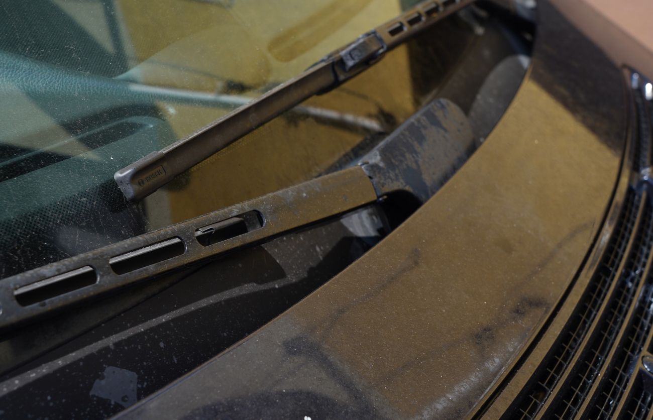 Parkował pod blokiem, teraz ma problem. „Jestem pewien, że to on”