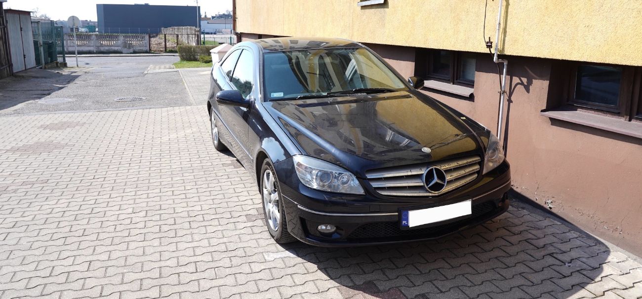 Parkował pod blokiem, teraz ma problem. „Jestem pewien, że to on”