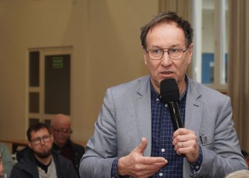 „Zobaczcie, co zrobiły pieniądze”. Za swoje wystąpienie dostał brawa