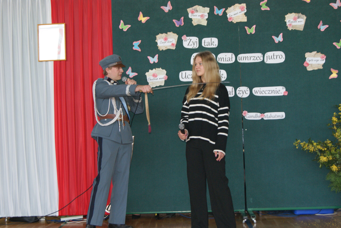 „Ucz się tak, jakbyś miał żyć wiecznie”. Dzień Absolwenta w LO