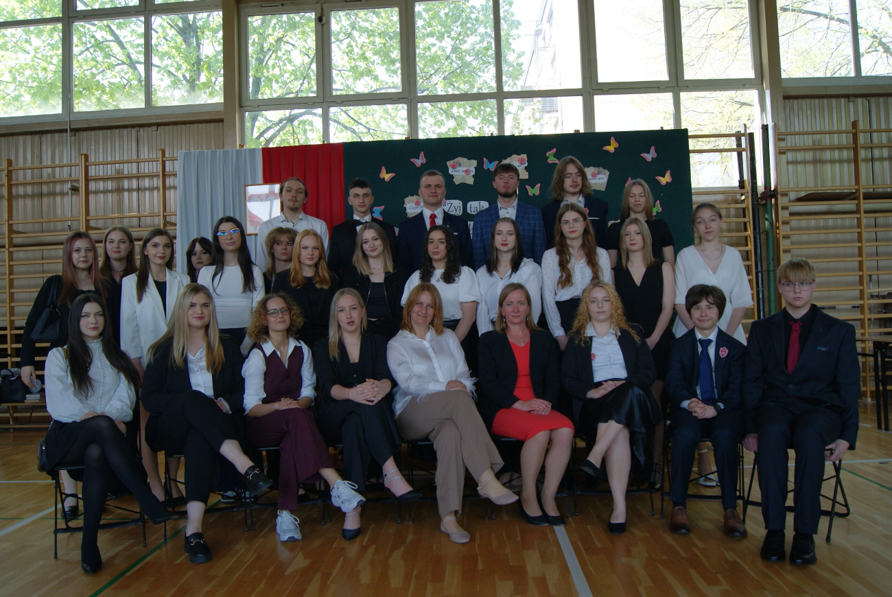 „Ucz się tak, jakbyś miał żyć wiecznie”. Dzień Absolwenta w LO