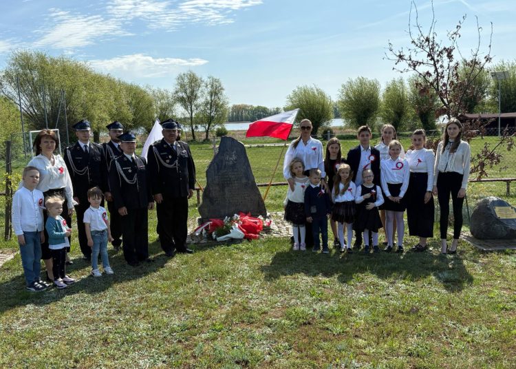 Patriotycznie w Piotrowicach