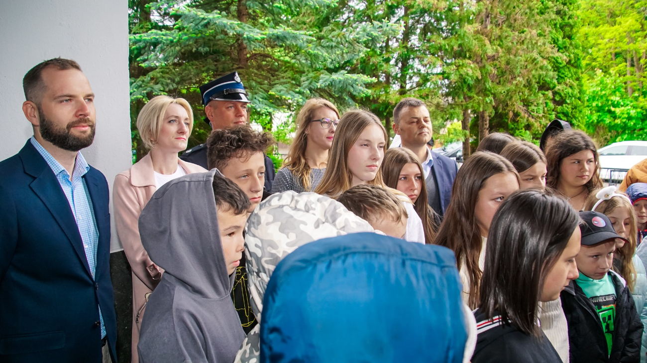 To urządzenie ratuje życie. Dziś trafiło do szkoły w Drążnej