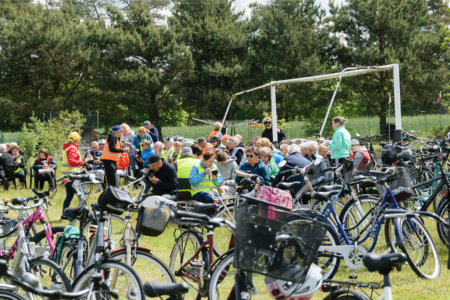 Seniorzy wyruszyli w rajd. Można było wygrać rower