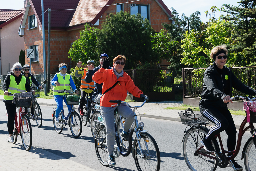 Seniorzy wyruszyli w rajd. Można było wygrać rower