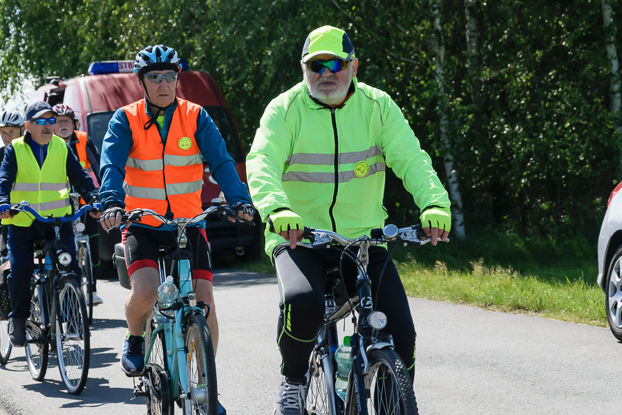 Seniorzy wyruszyli w rajd. Można było wygrać rower