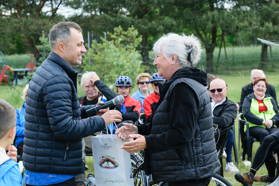 Seniorzy wyruszyli w rajd. Można było wygrać rower