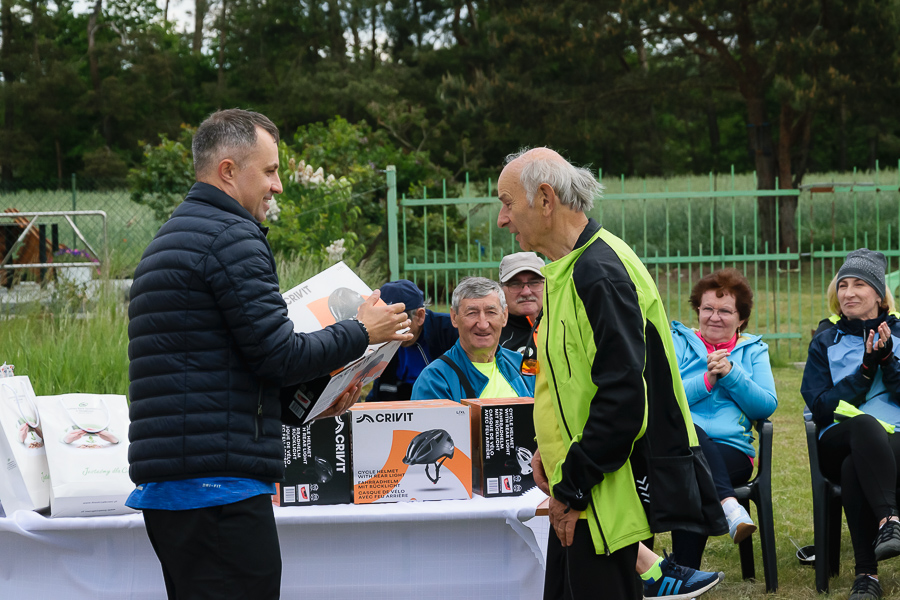 Seniorzy wyruszyli w rajd. Można było wygrać rower