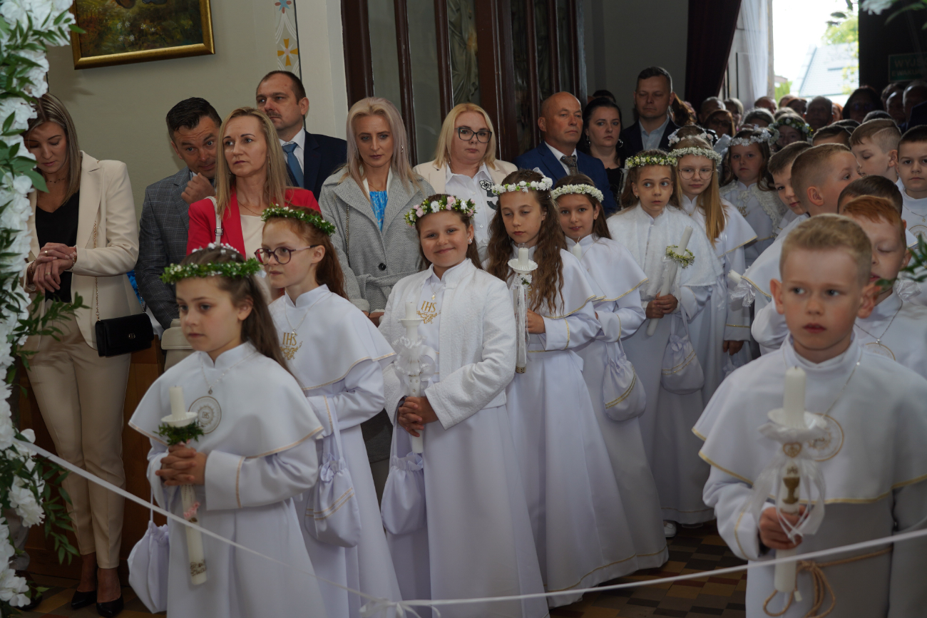 Komunia w Ostrowitem ZDJĘCIA