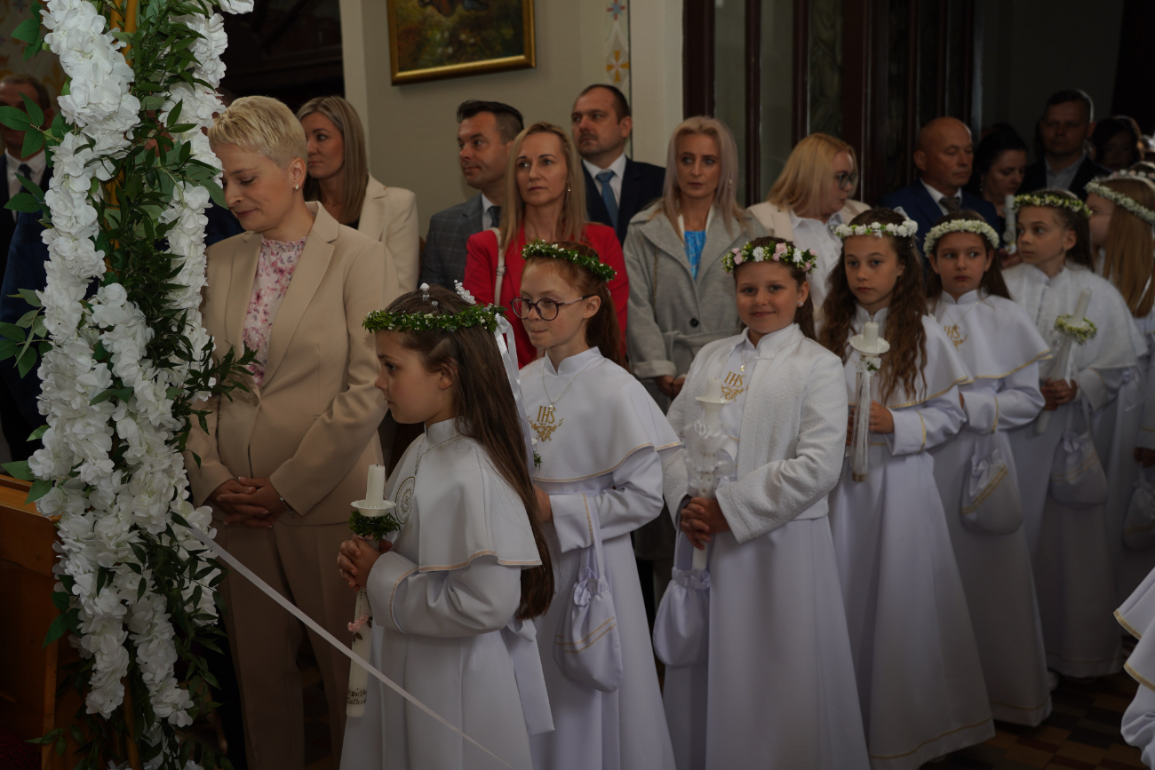 Komunia w Ostrowitem ZDJĘCIA