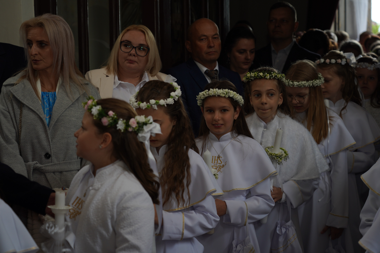 Komunia w Ostrowitem ZDJĘCIA