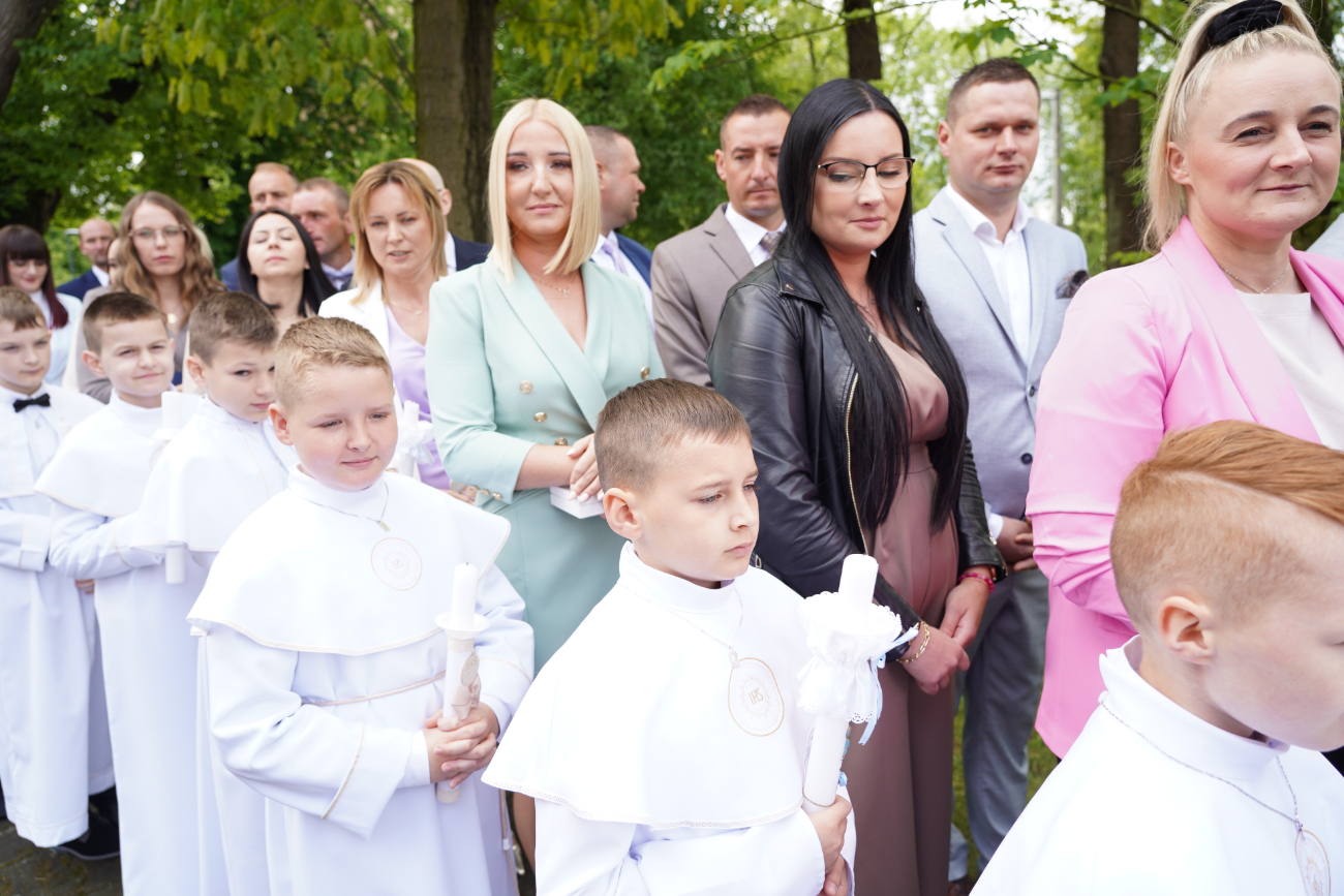 Komunia w Ostrowitem ZDJĘCIA