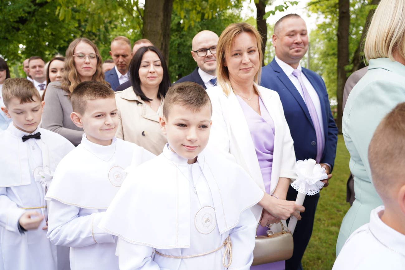 Komunia w Ostrowitem ZDJĘCIA