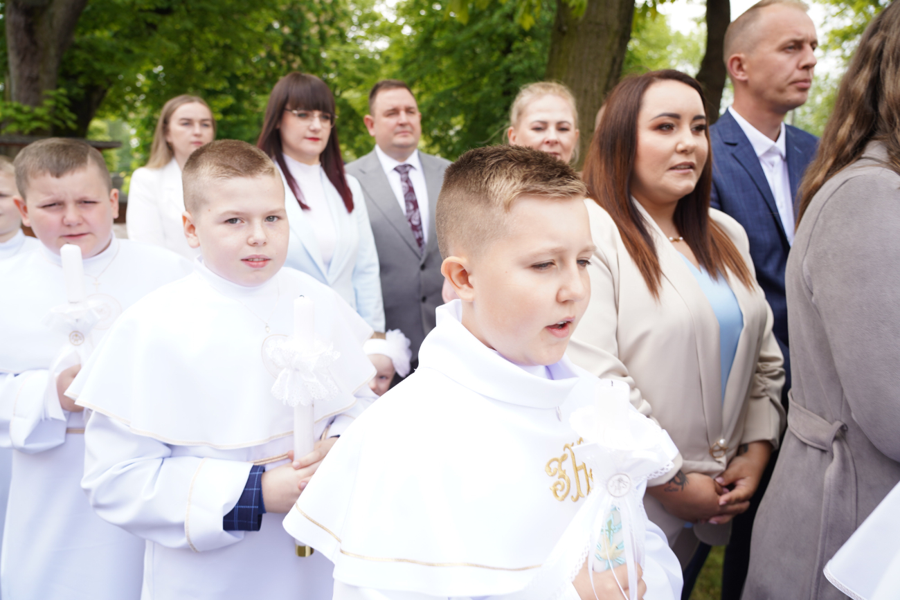 Komunia w Ostrowitem ZDJĘCIA