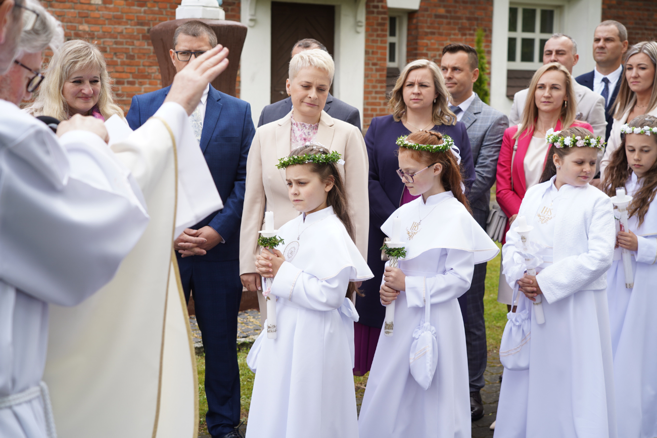 Komunia w Ostrowitem ZDJĘCIA