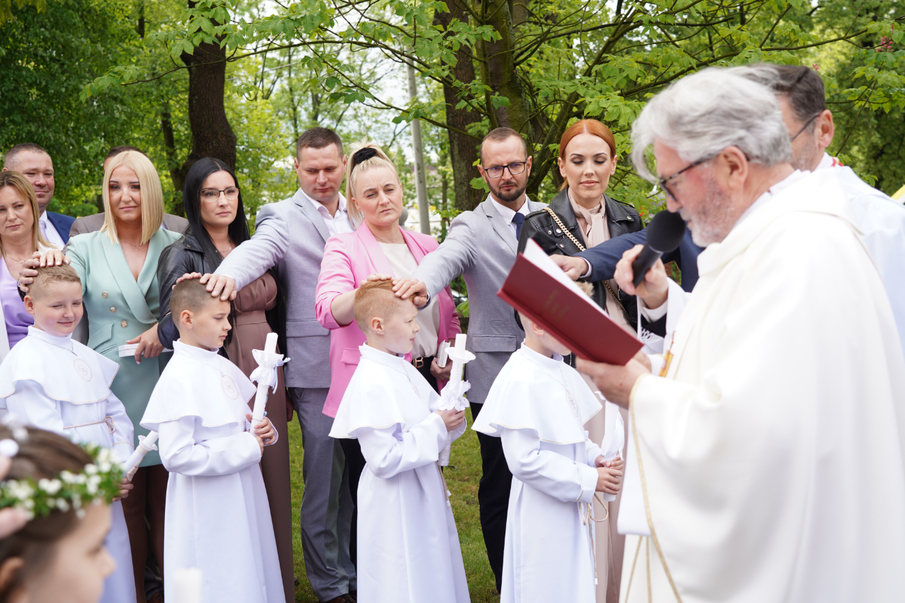 Komunia w Ostrowitem ZDJĘCIA