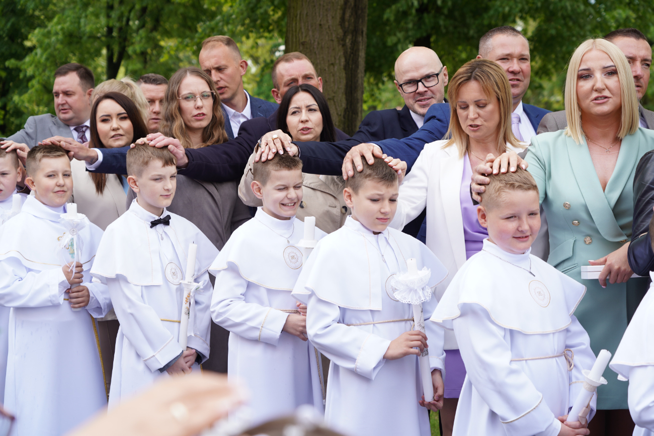 Komunia w Ostrowitem ZDJĘCIA
