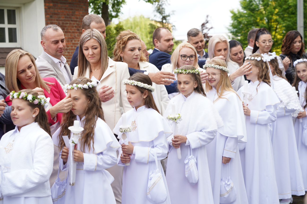 Komunia w Ostrowitem ZDJĘCIA