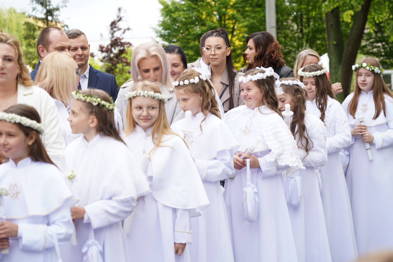 Komunia w Ostrowitem ZDJĘCIA