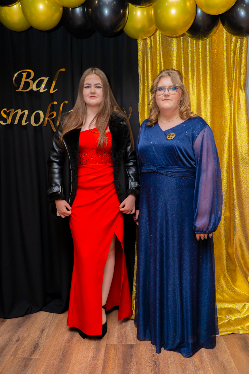 To był wyjątkowy bal. Zobacz, jak bawili się ósmoklasiści z Jedynki