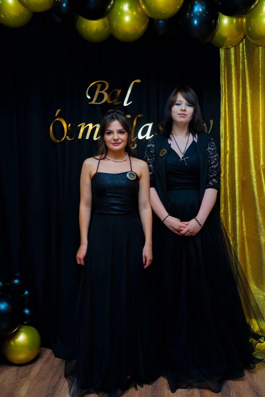 To był wyjątkowy bal. Zobacz, jak bawili się ósmoklasiści z Jedynki