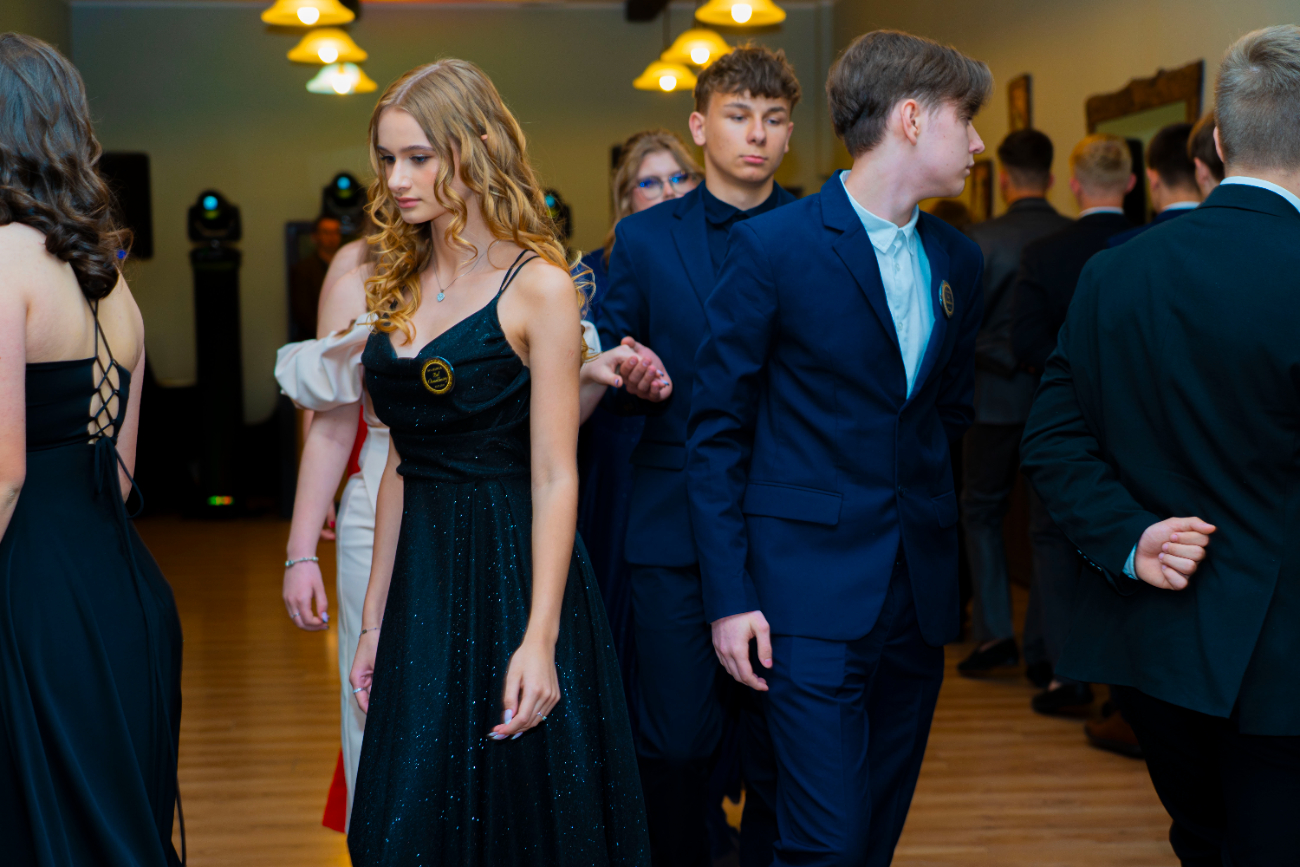 To był wyjątkowy bal. Zobacz, jak bawili się ósmoklasiści z Jedynki