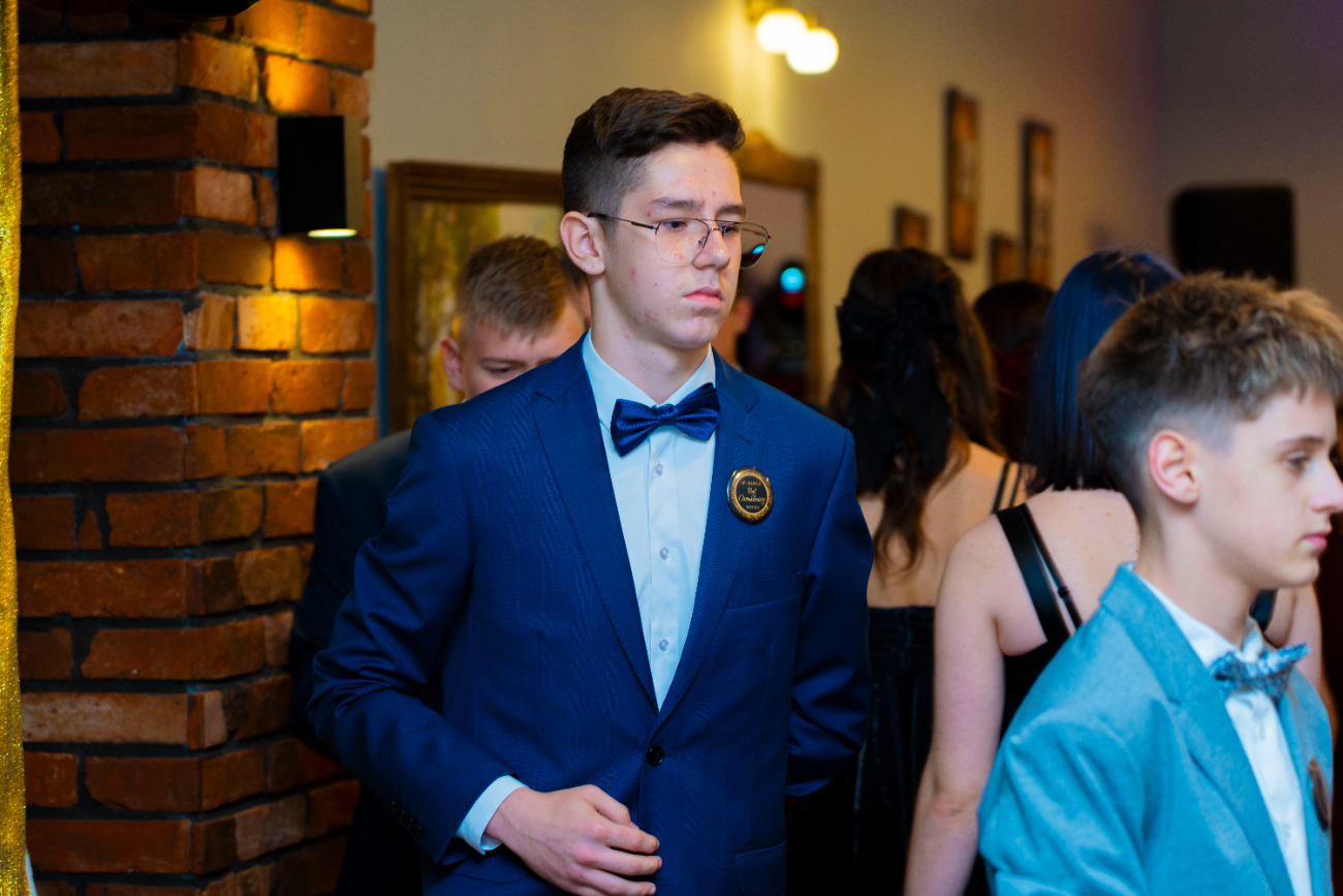 To był wyjątkowy bal. Zobacz, jak bawili się ósmoklasiści z Jedynki