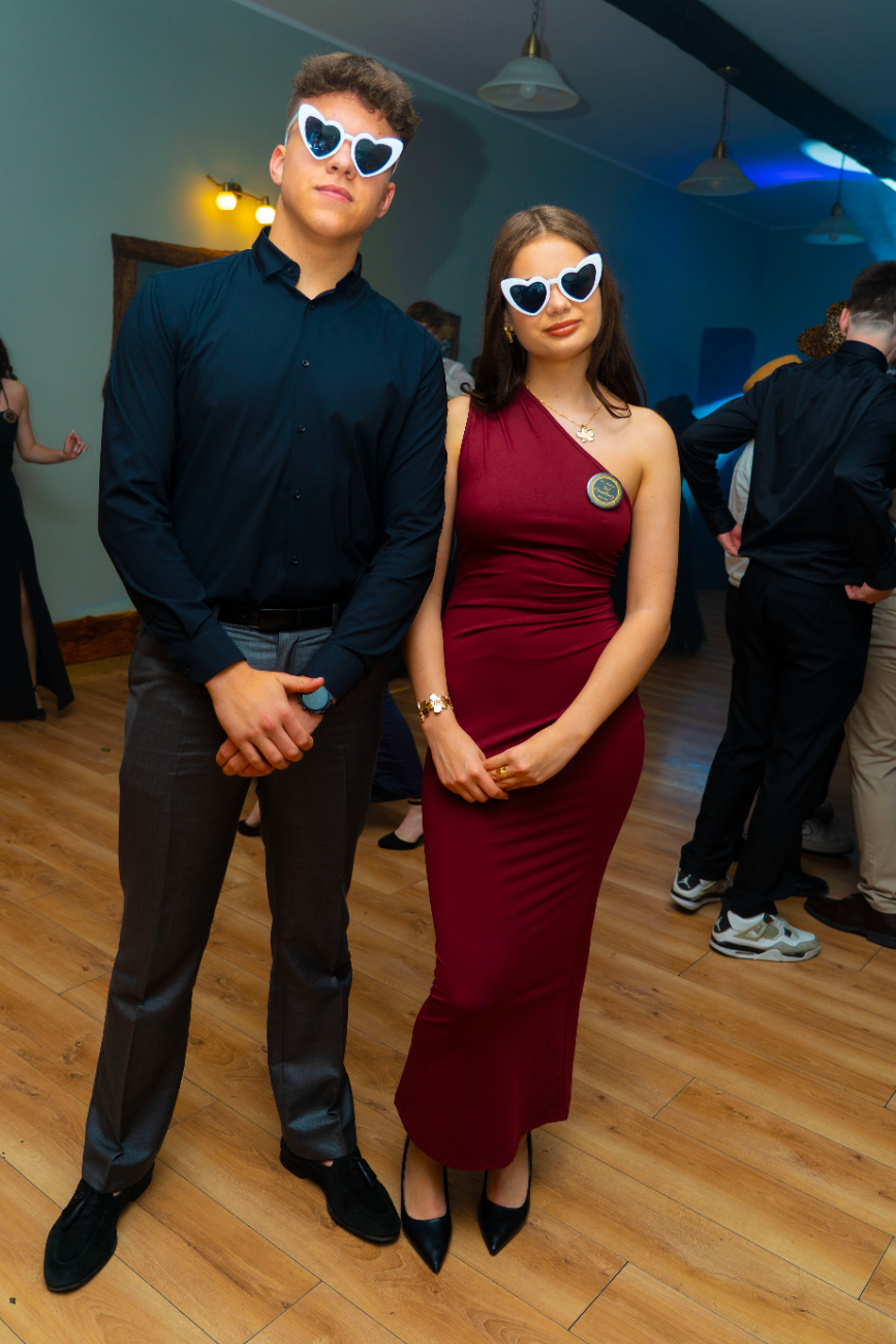 To był wyjątkowy bal. Zobacz, jak bawili się ósmoklasiści z Jedynki