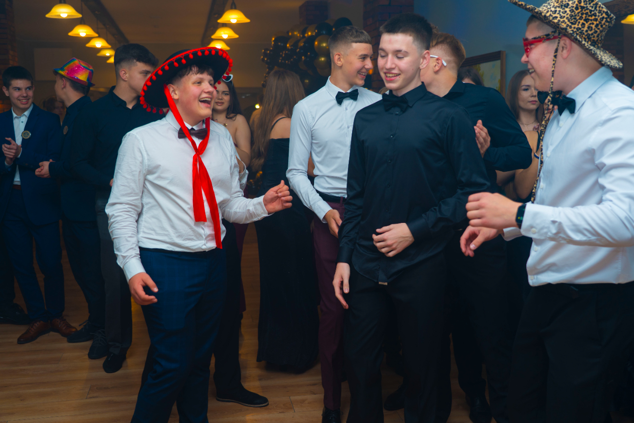 To był wyjątkowy bal. Zobacz, jak bawili się ósmoklasiści z Jedynki