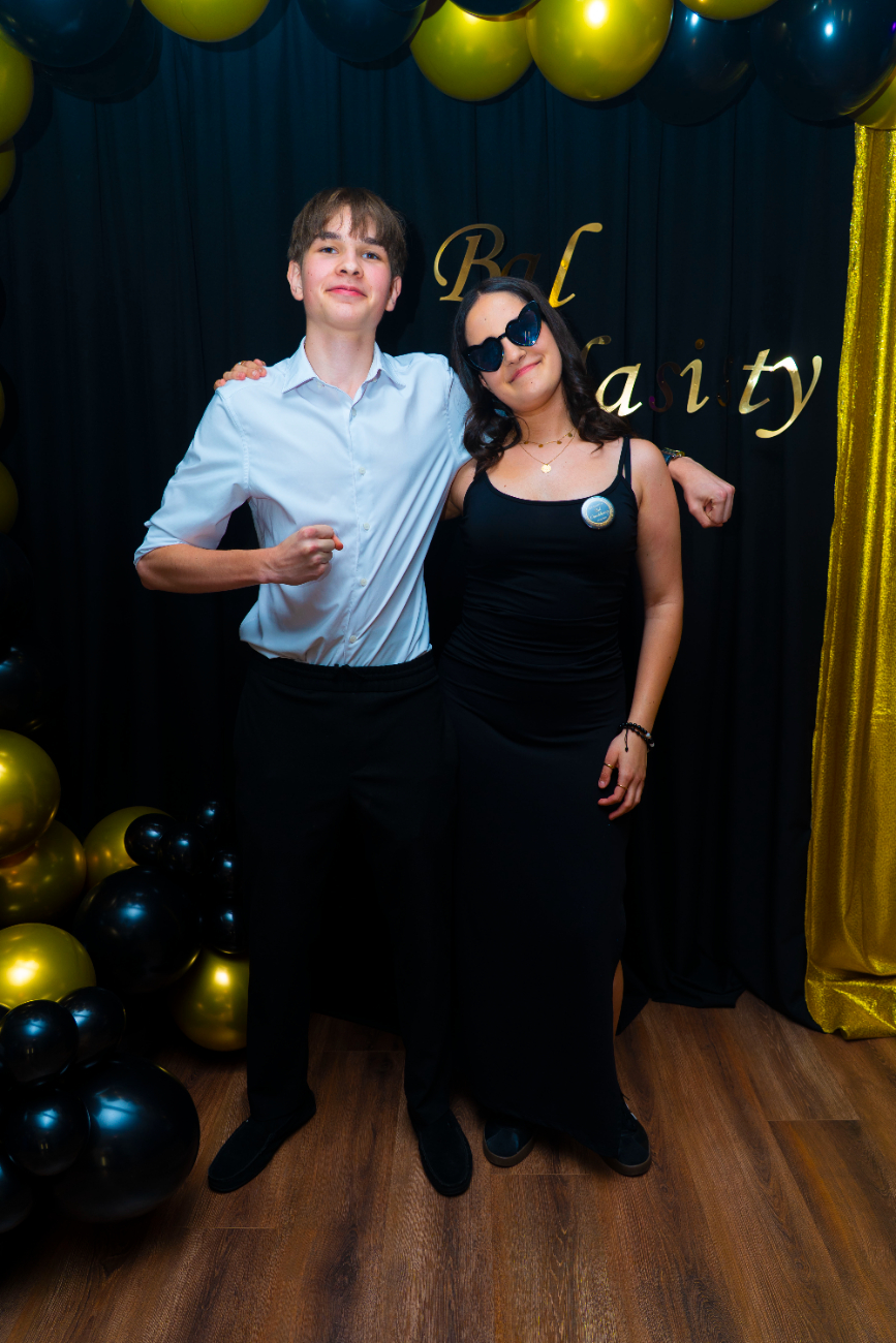 To był wyjątkowy bal. Zobacz, jak bawili się ósmoklasiści z Jedynki