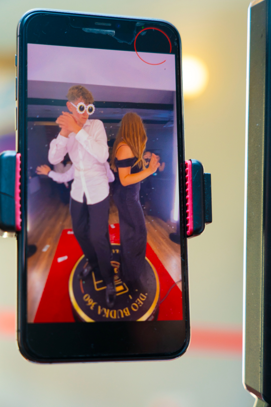 To był wyjątkowy bal. Zobacz, jak bawili się ósmoklasiści z Jedynki