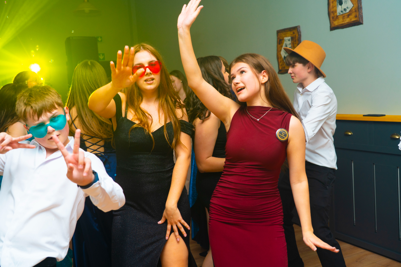To był wyjątkowy bal. Zobacz, jak bawili się ósmoklasiści z Jedynki
