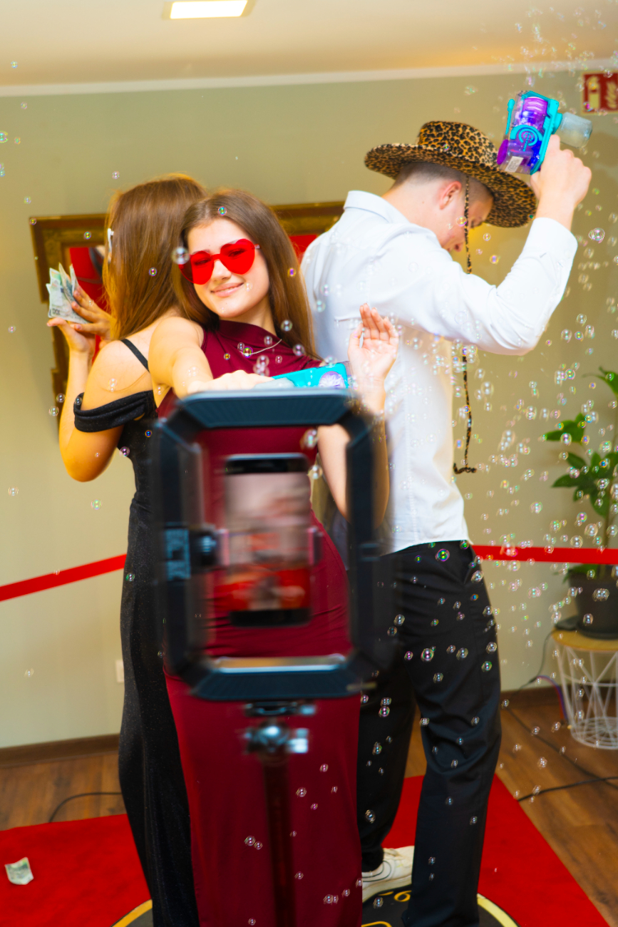 To był wyjątkowy bal. Zobacz, jak bawili się ósmoklasiści z Jedynki